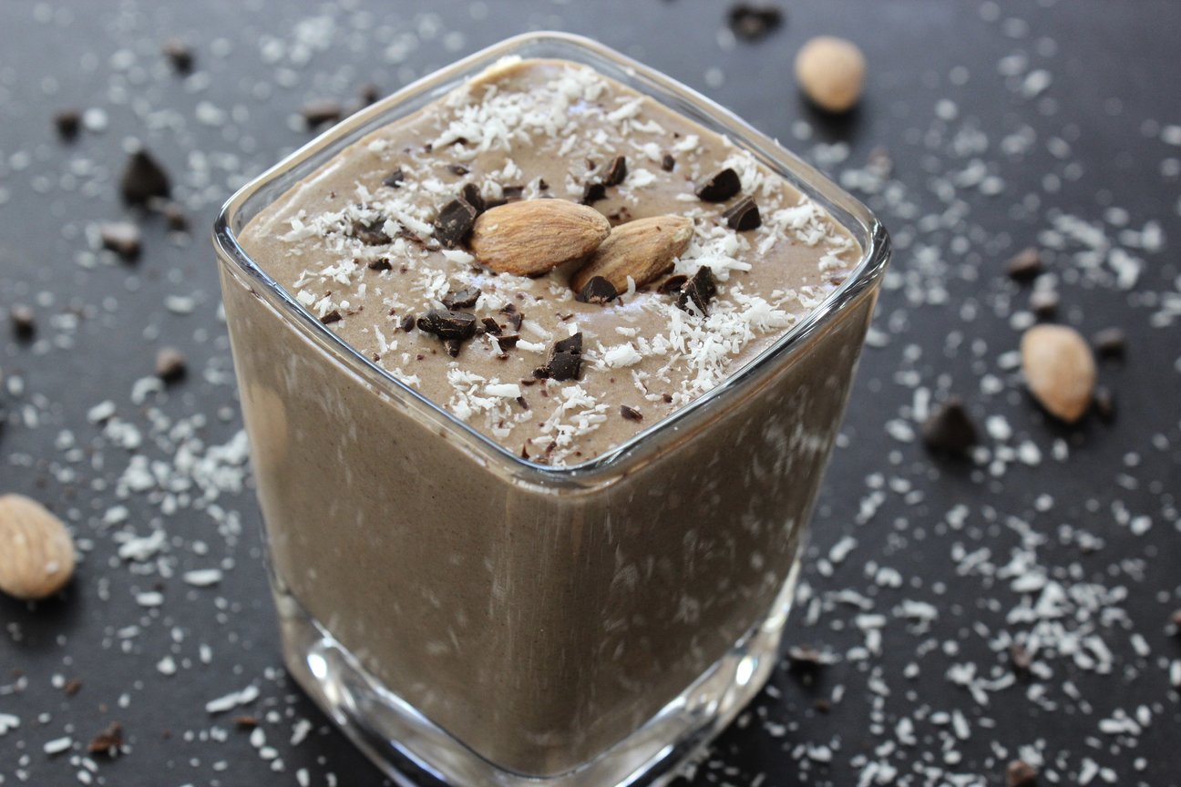 Chocolate Almond Coconut Smoothie - Dinners Swerved